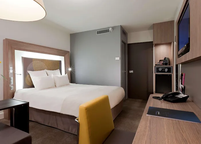 Courbevoie Hotels