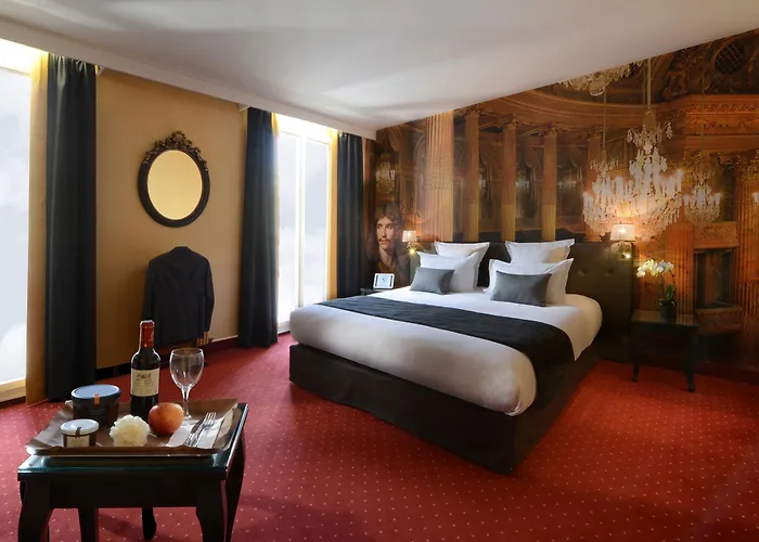 Versailles Hotels